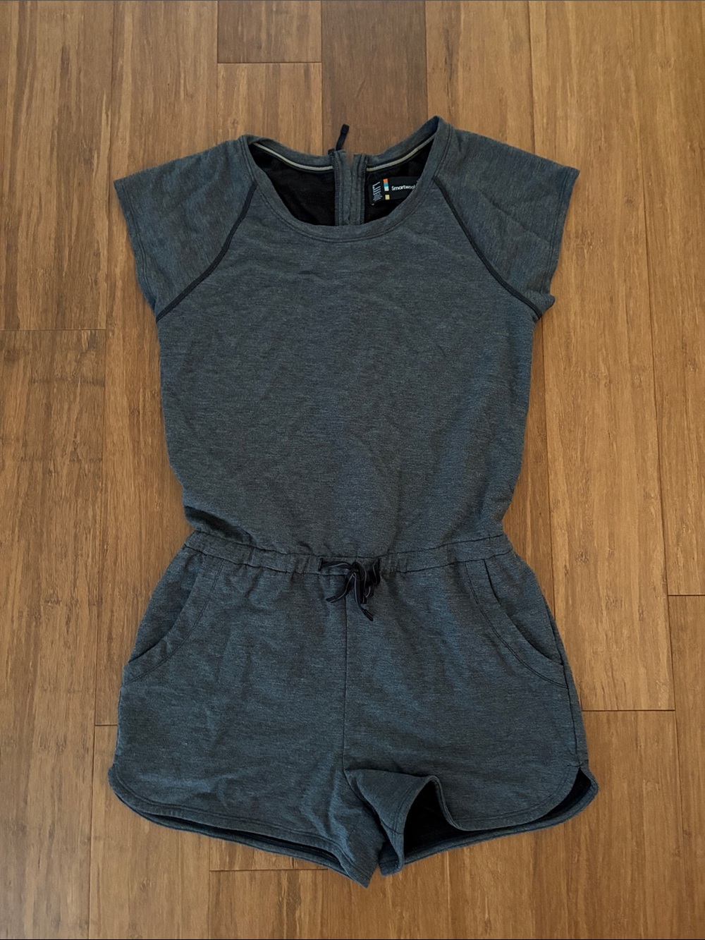 EUC Smartwool romper - size Small